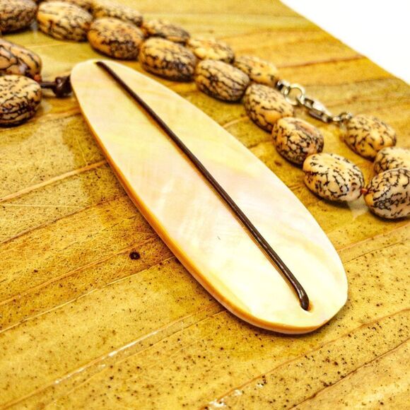 Tribal Choker: Surfboard Mother of Pearl Pendant with Salwag Beads - Picture 5 of 8